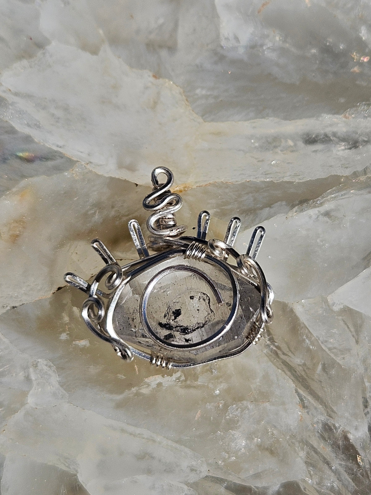 Enhydro quartz pendant