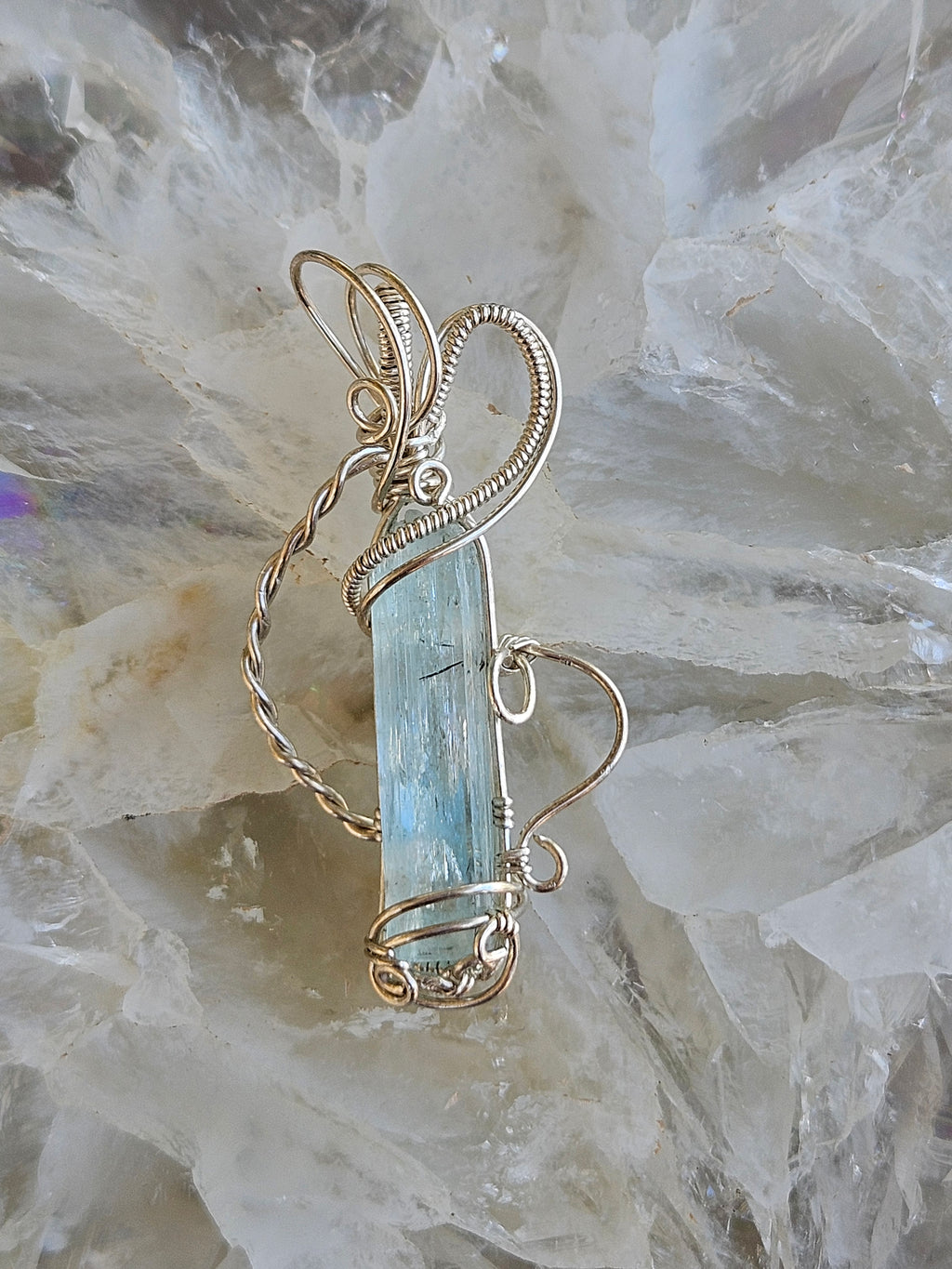 Aquamarine pendant