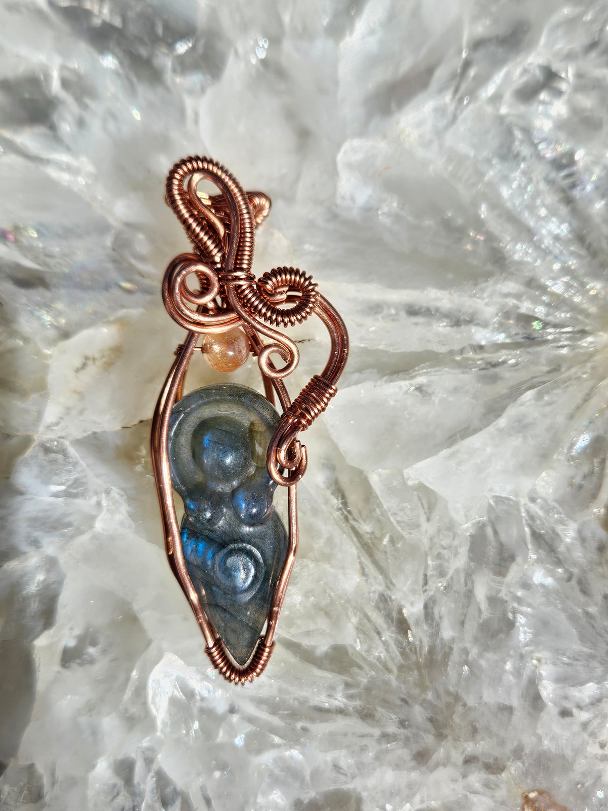 Gaia pendant